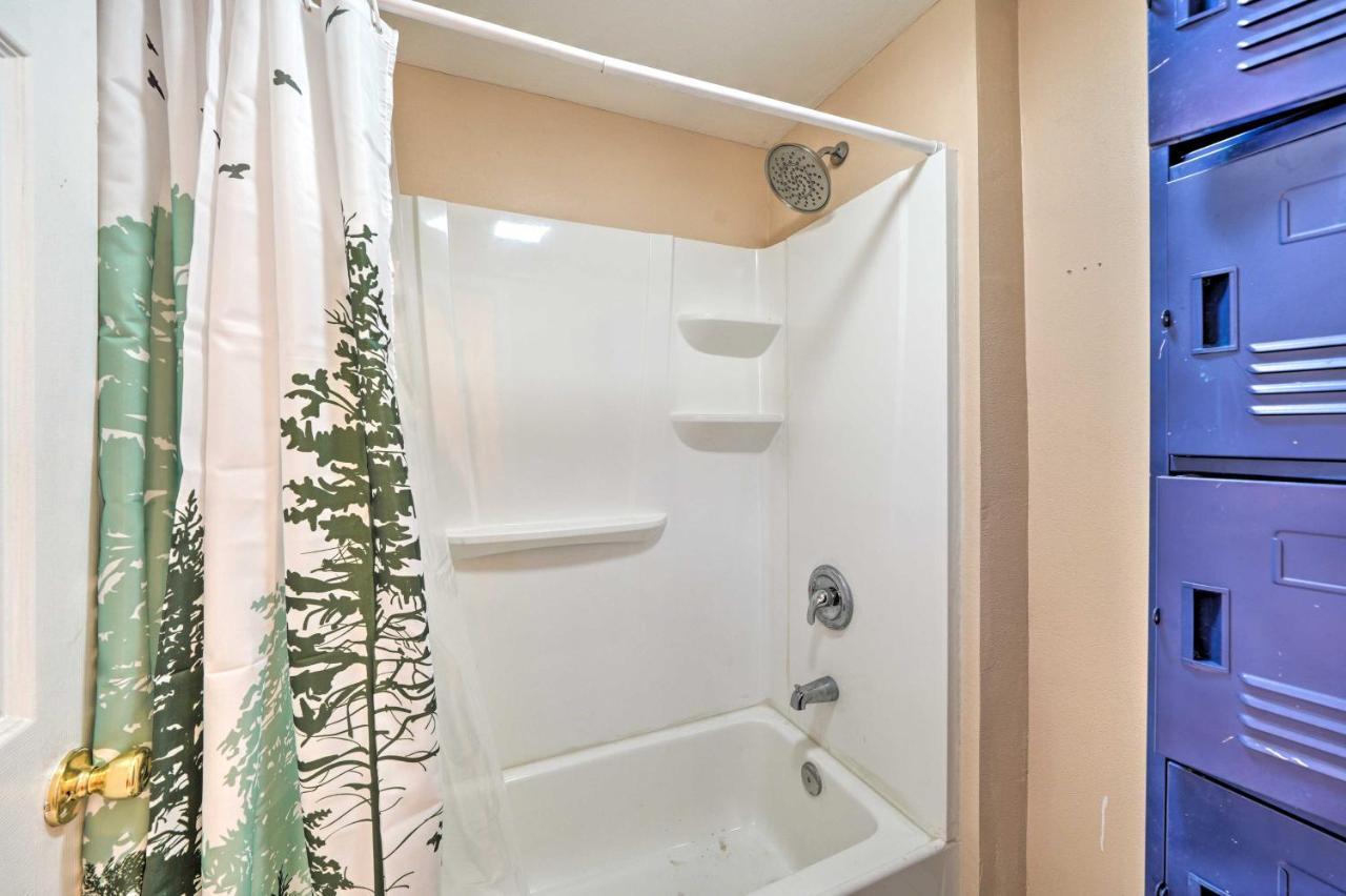فيلا Crestline Cabin About 1 Mi To Lake, Town, Trails! المظهر الخارجي الصورة
